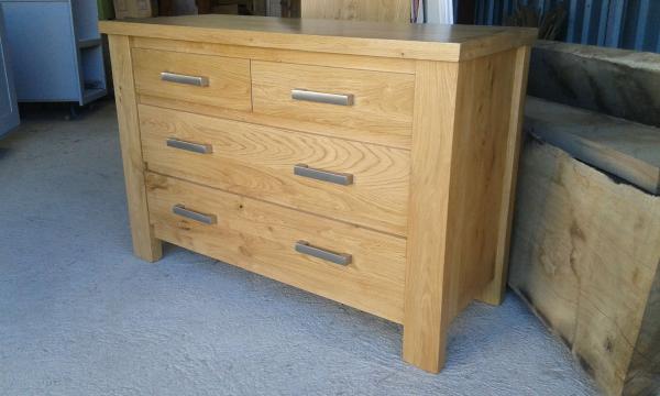 Commode contemporaine